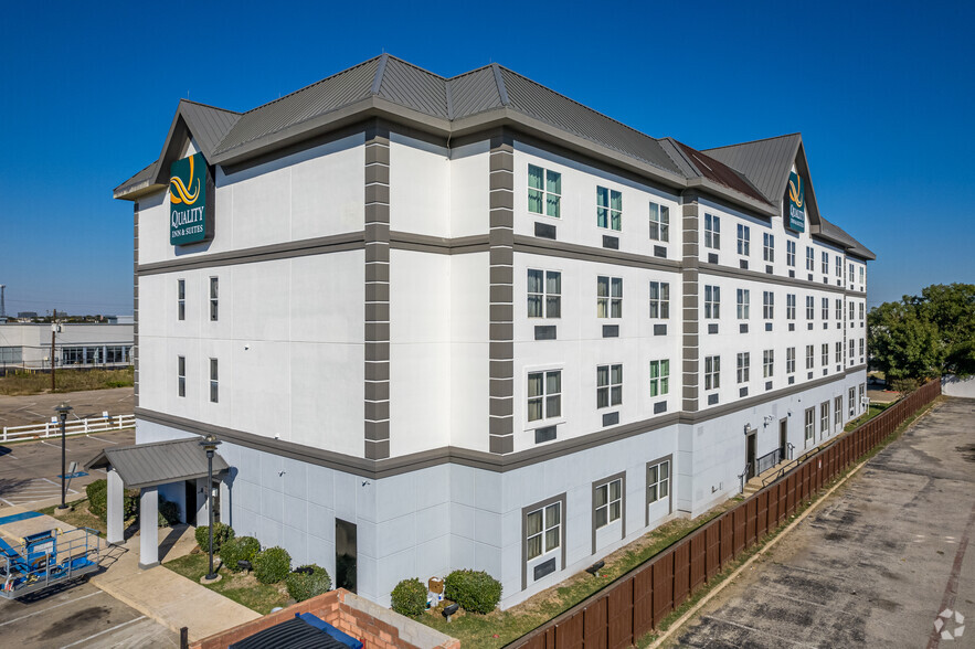 More Photos Of 10835 Composite Dr, Dallas Hotel For Sale