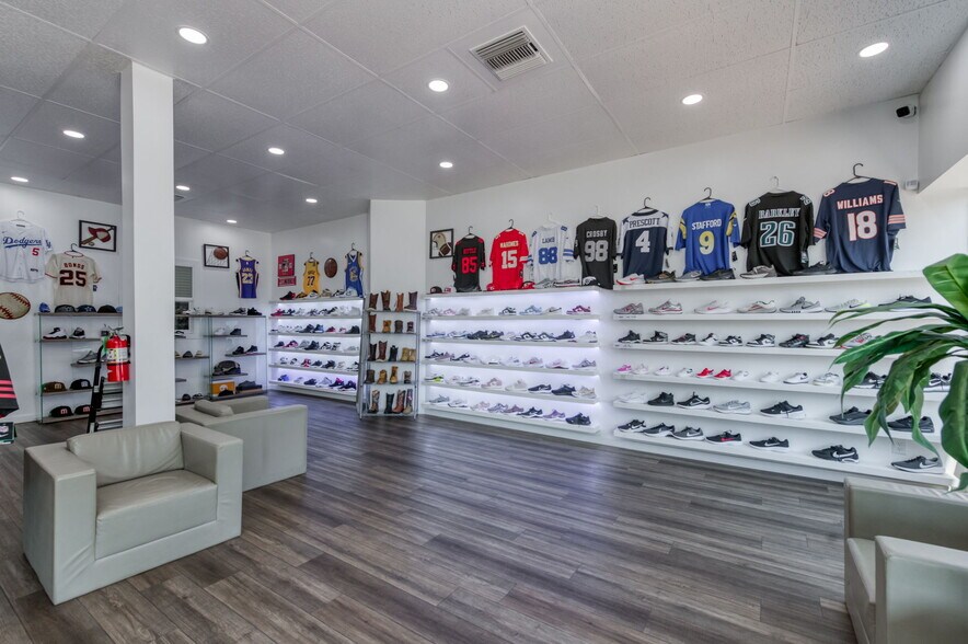 More Photos Of 101 N L St, Dinuba Storefront For Sale