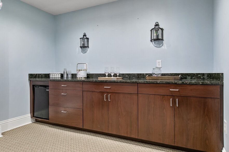 More Photos Of 2725 Center Pl, Melbourne Research And Development For Sale