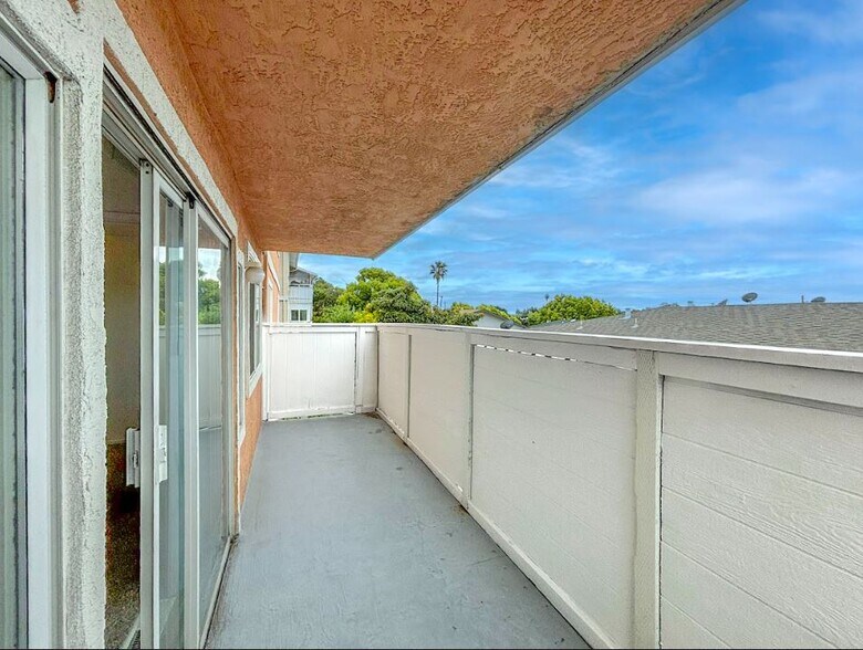 More Photos Of 25583 Spring Dr, Hayward Multifamily For Sale
