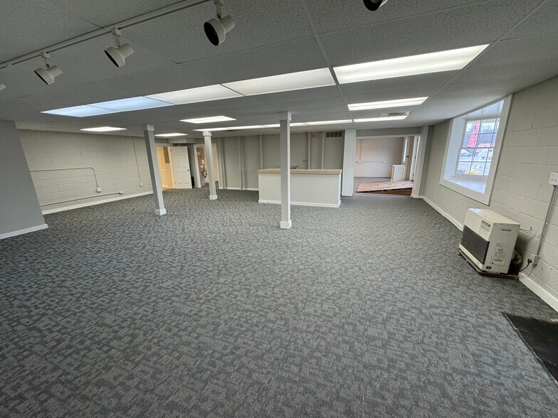More Photos Of 7909-7911 NC Highway 68 N, Stokesdale Storefront Retail Office For Lease