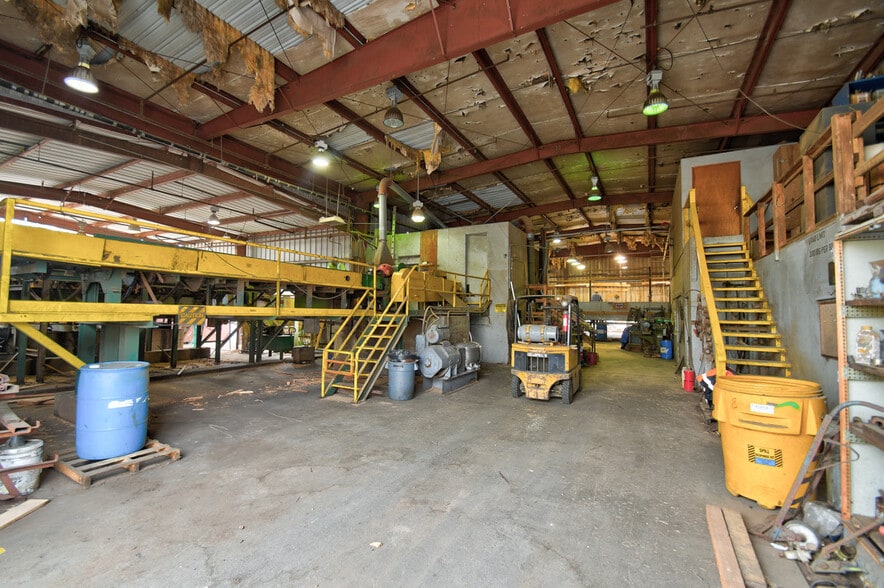 More Photos Of 98 US Highway 101 Hwy, Hoquiam Lumberyard For Sale