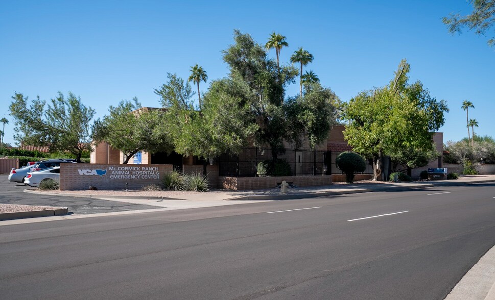 More Photos Of 10380 N Hayden Rd, Scottsdale Veterinarian Kennel For Sale