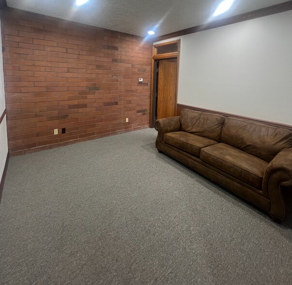 More Photos Of 2696 N University Ave, Provo Office For Lease