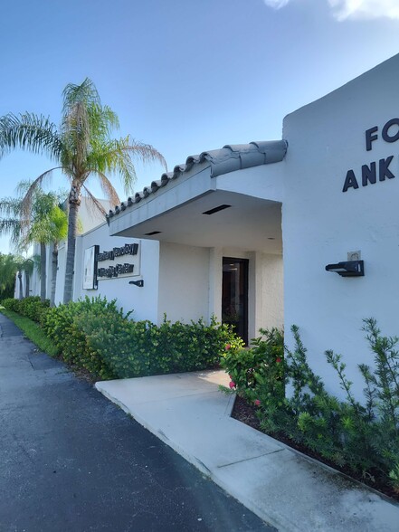 Primary Photo Of 12300 Alternate A1A Hwy, Palm Beach Gardens Medical For Lease