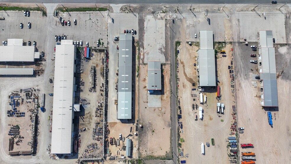 More Photos Of 12718 TX-191, Midland Warehouse For Lease