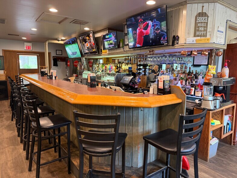 More Photos Of 12227-12229 Seymour Rd, Grass Lake Restaurant For Sale