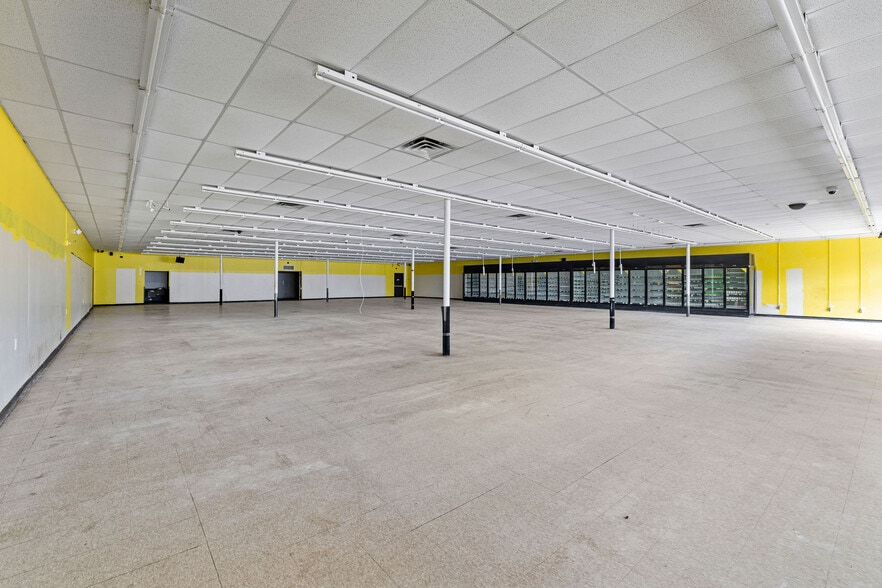 More Photos Of 301-303 N George St, Goldsboro Storefront For Lease