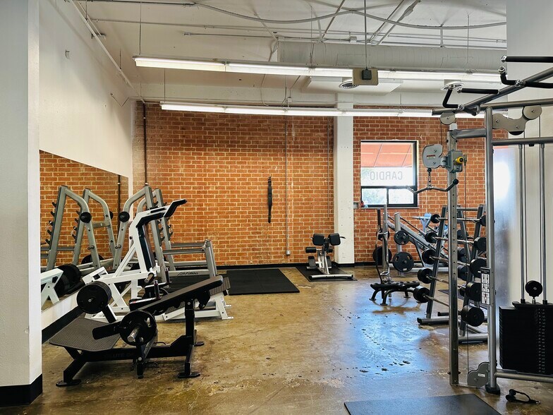 More Photos Of 501-507 Main St, El Segundo Storefront For Lease