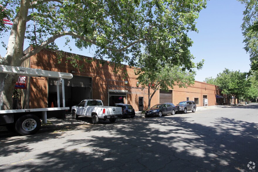 More Photos Of 320-350 Alhambra Blvd, Sacramento Warehouse For Lease