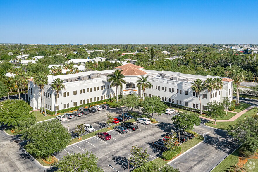 More Photos Of 850 NW Federal Hwy, Stuart Office For Lease