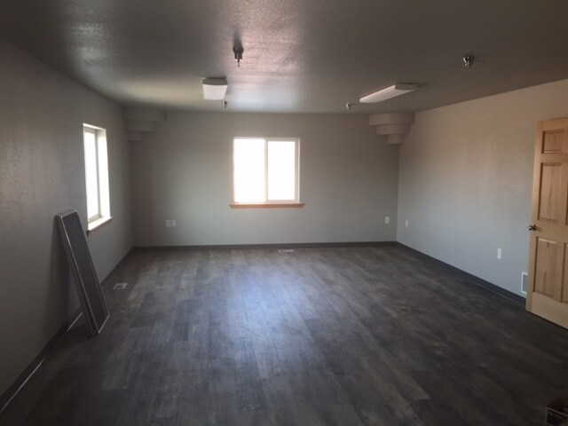 More Photos Of 3750 Hackathorn Ln, Gillette Warehouse For Sale