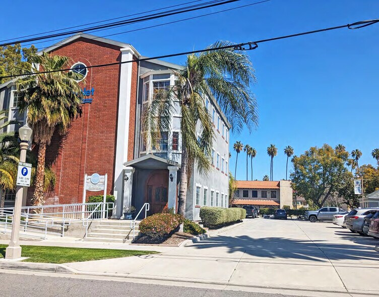 More Photos Of 3877 12th St, Riverside Office For Lease