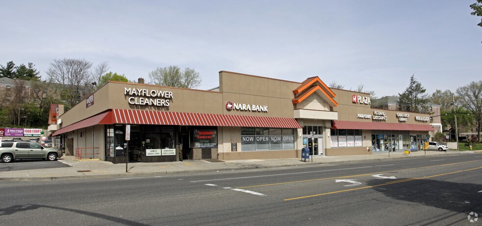 Primary Photo Of 471-509 Great Neck Rd, Great Neck Unknown For Lease