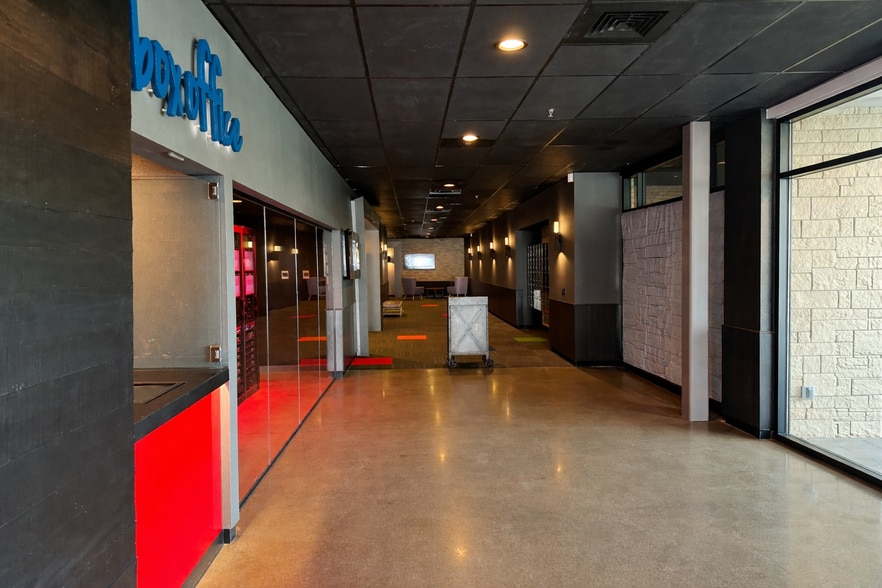 More Photos Of 4780 Cornell Rd, Cincinnati Movie Theatre For Sale