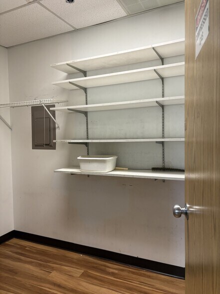 More Photos Of 10 N Gaston Ave, Somerville Office For Sale