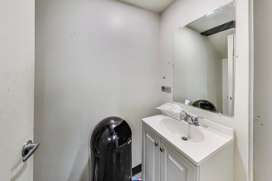 More Photos Of 1355 U St NW, Washington Restaurant For Lease