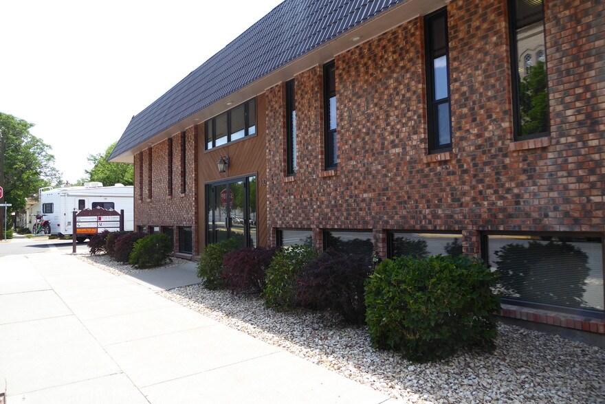 More Photos Of 132 E 5th St, Delta Office For Lease