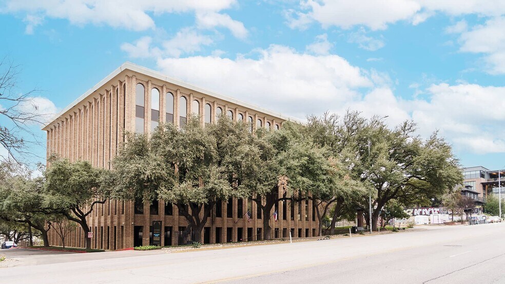More Photos Of 611 S Congress Ave, Austin Office For Lease