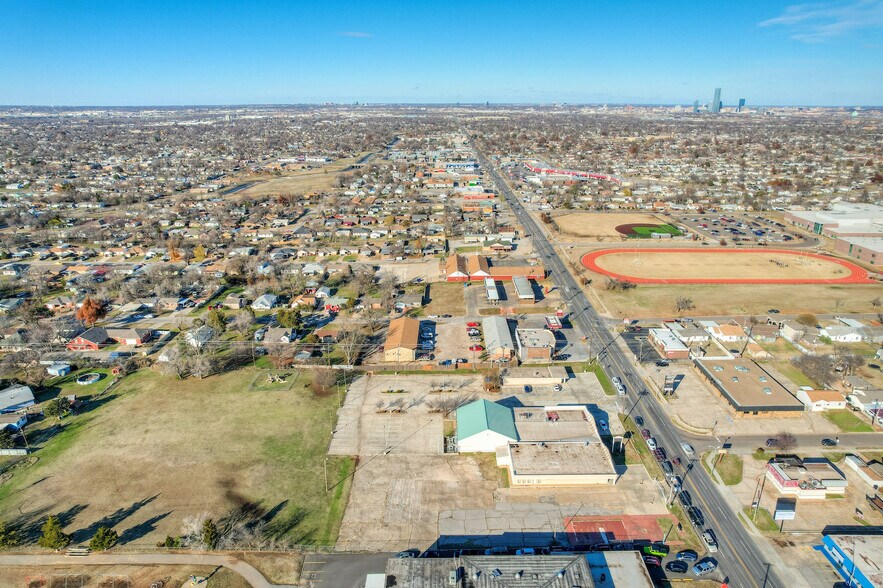 More Photos Of 2108 SW 51st St, Oklahoma City Apartments For Sale