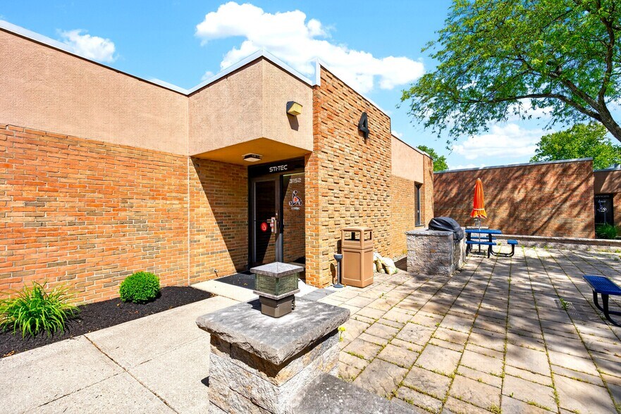 More Photos Of 3160-3162 Presidential Dr, Fairborn Unknown For Lease