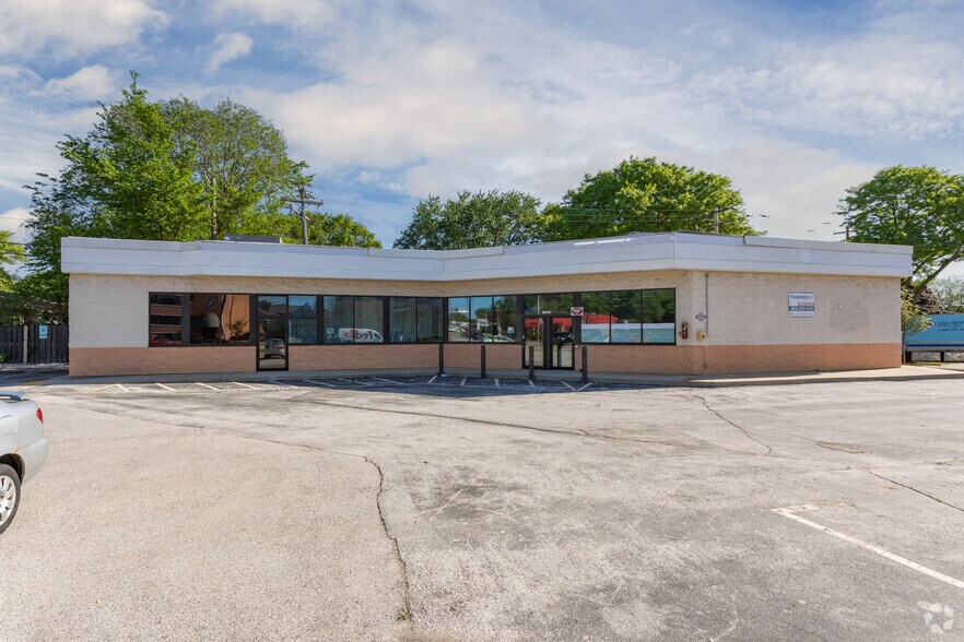 More Photos Of 11216 W Bluemound Rd, Wauwatosa Convenience Store For Lease
