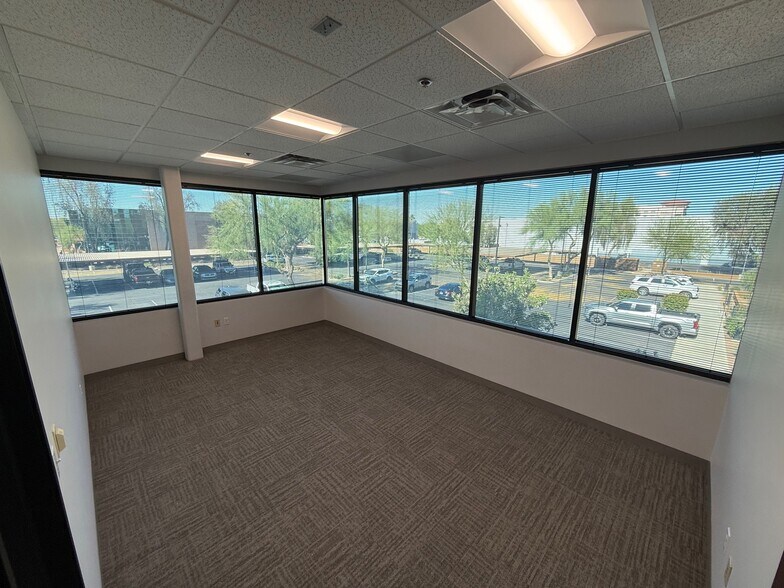 More Photos Of 2727 W Frye Rd, Chandler Office For Lease