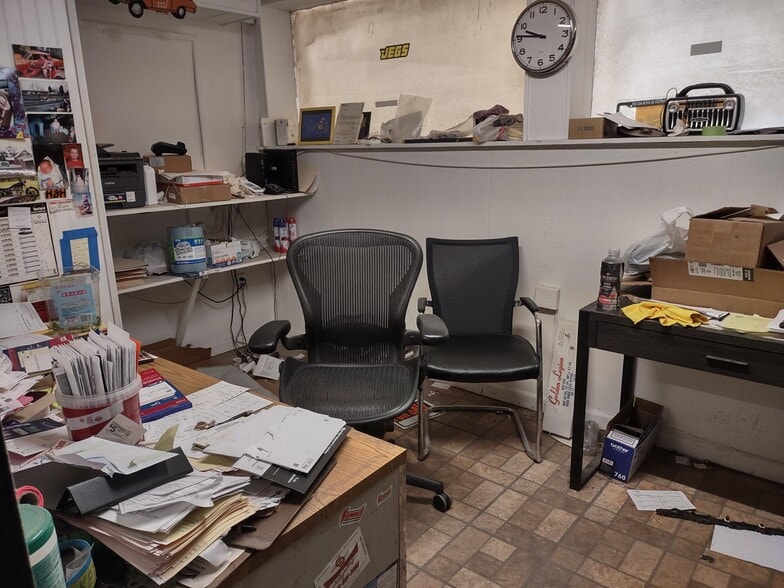 More Photos Of 319 N Adams St, Havre De Grace Warehouse For Sale