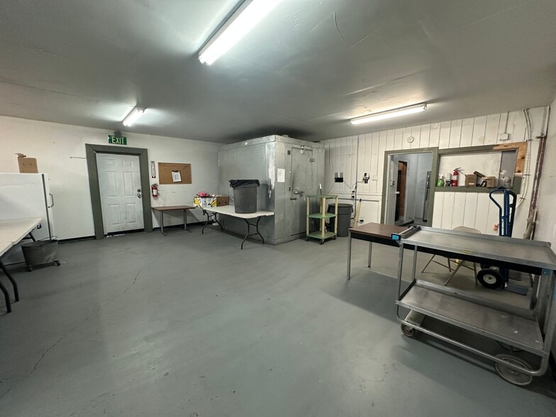 More Photos Of 2410 Armory Rd, Barstow Restaurant For Sale