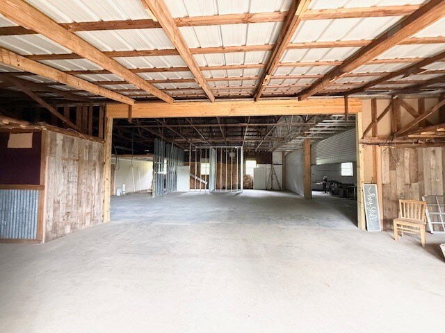 More Photos Of 5255 TX 121 Hwy, Hemphill Freestanding For Sale
