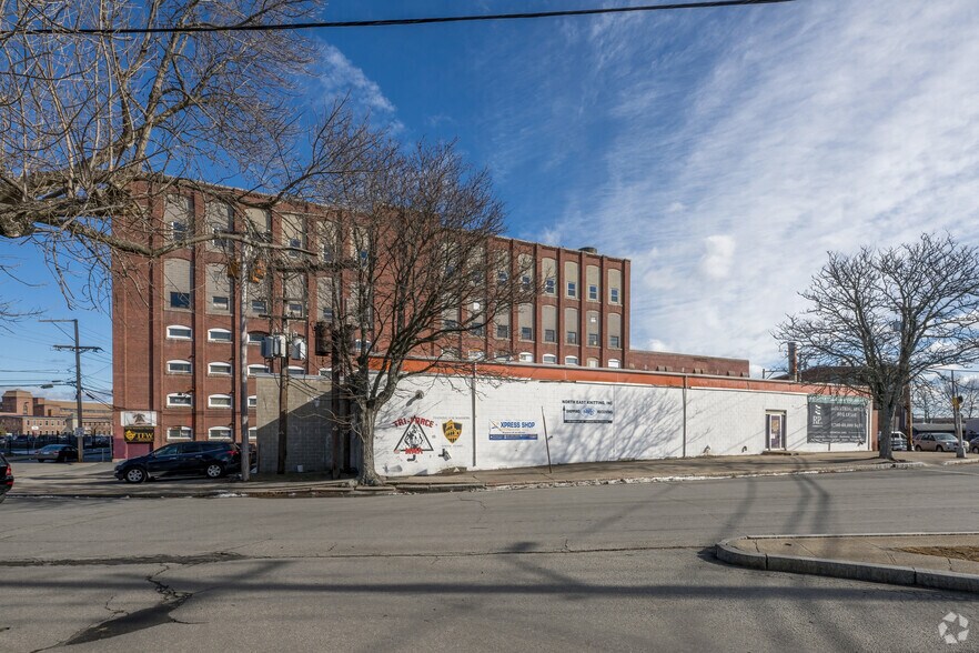 More Photos Of 209 Weeden St, Pawtucket Warehouse For Lease