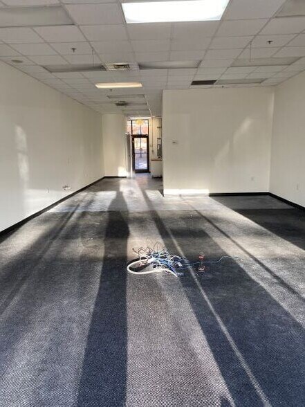 More Photos Of 10475 Medlock Bridge Rd, Johns Creek Storefront For Sale