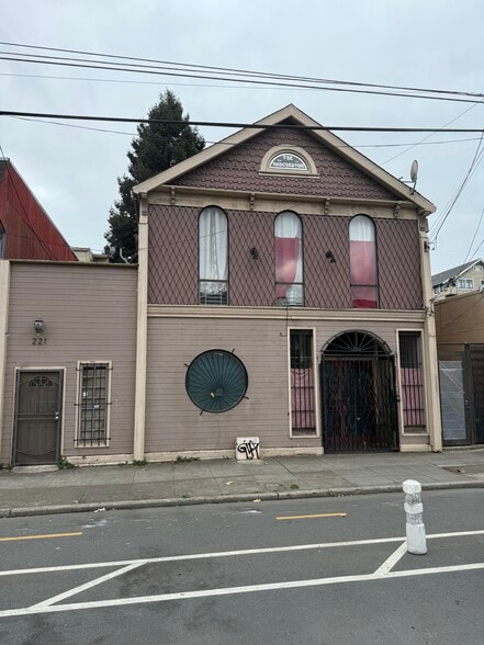 More Photos Of 221 Tewksbury Ave, Richmond Storefront Retail Residential For Sale