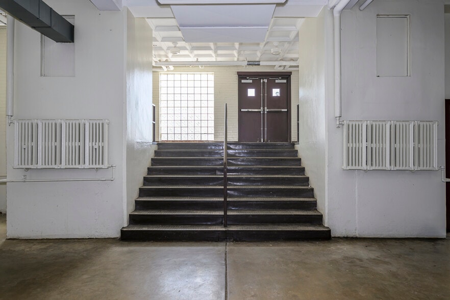 More Photos Of 6300 Minnesota Ave, Saint Louis Religious Facility For Sale