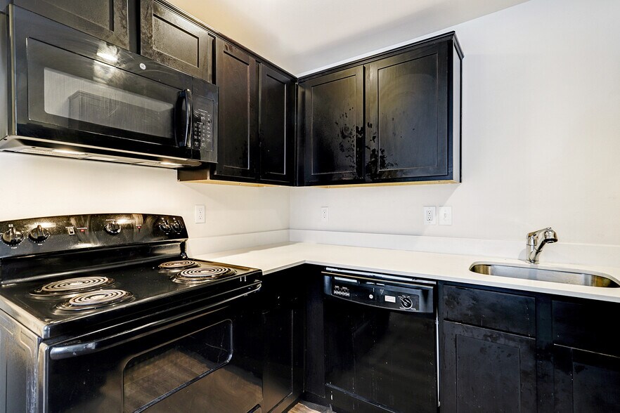 More Photos Of 1009 Enid St, Houston Apartments For Sale