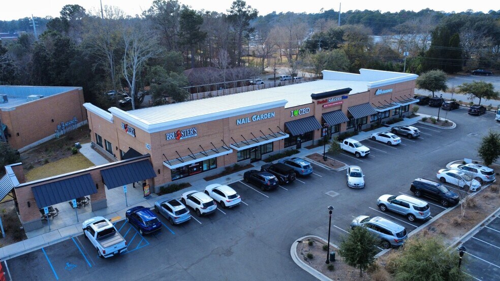 More Photos Of 143 Berkeley Cir, Summerville Storefront Retail Office For Lease