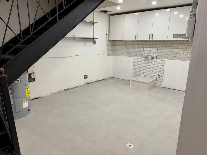 More Photos Of 7929 NE 1st Ave, Miami General Retail For Lease