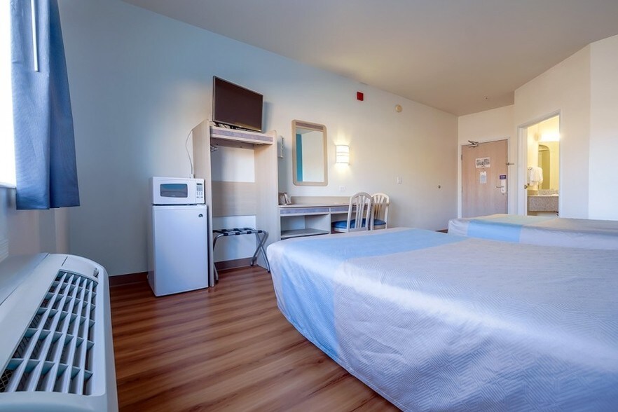 More Photos Of 2120 Summit Ct, Las Cruces Hotel For Sale