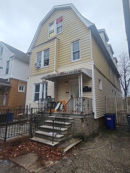 Primary Photo Of 1543 Leland Ave, Bronx Multifamily For Sale