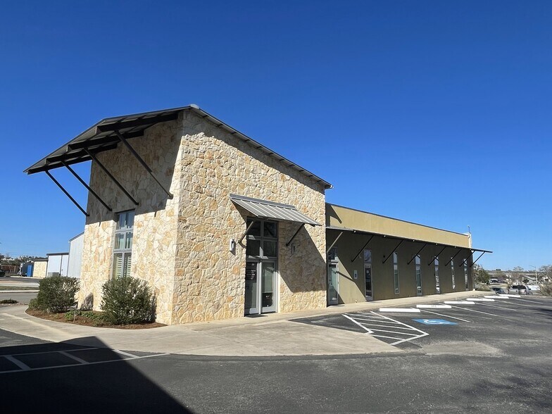 More Photos Of 109 Enterprise Pky, Boerne Loft Creative Space For Lease