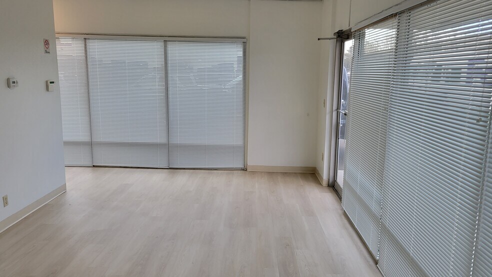 More Photos Of 1220 E Greg St, Sparks Light Distribution For Lease