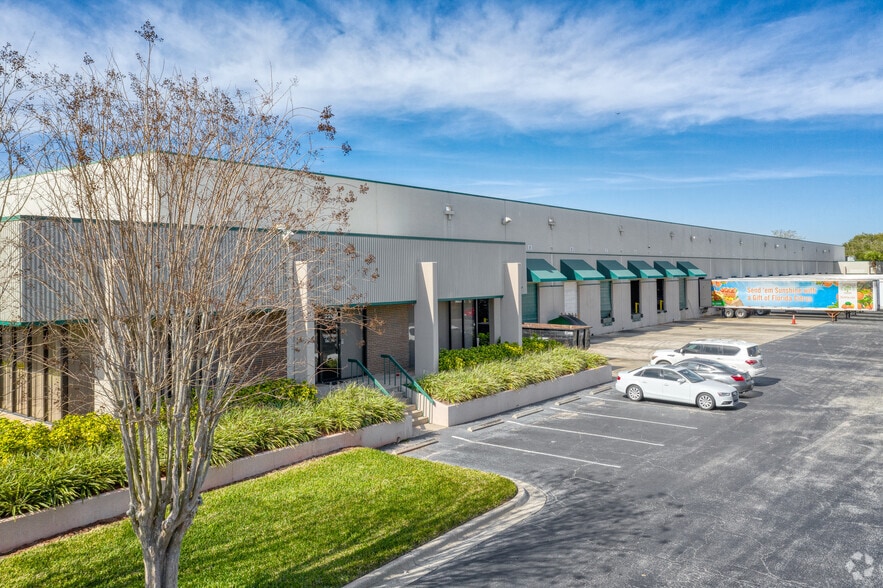 More Photos Of 1255 La Quinta Dr, Orlando Warehouse For Lease