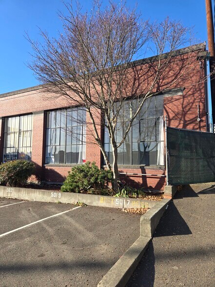 More Photos Of 5015-5025 Colorado Ave S, Seattle Warehouse For Lease