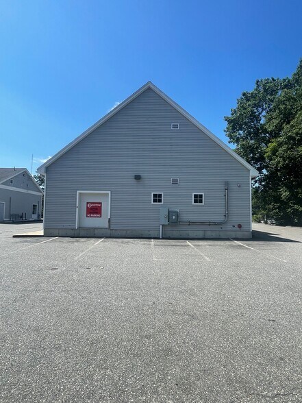 More Photos Of 520 Main St, Wilmington Freestanding For Lease