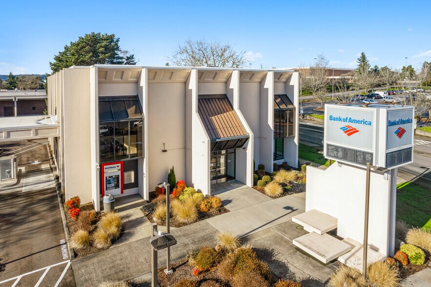 More Photos Of 10101 SW Washington Square Rd, Portland Bank For Lease