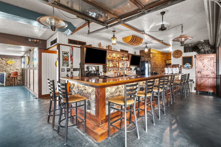 More Photos Of 5200 Doniphan Dr, El Paso Bar For Sale