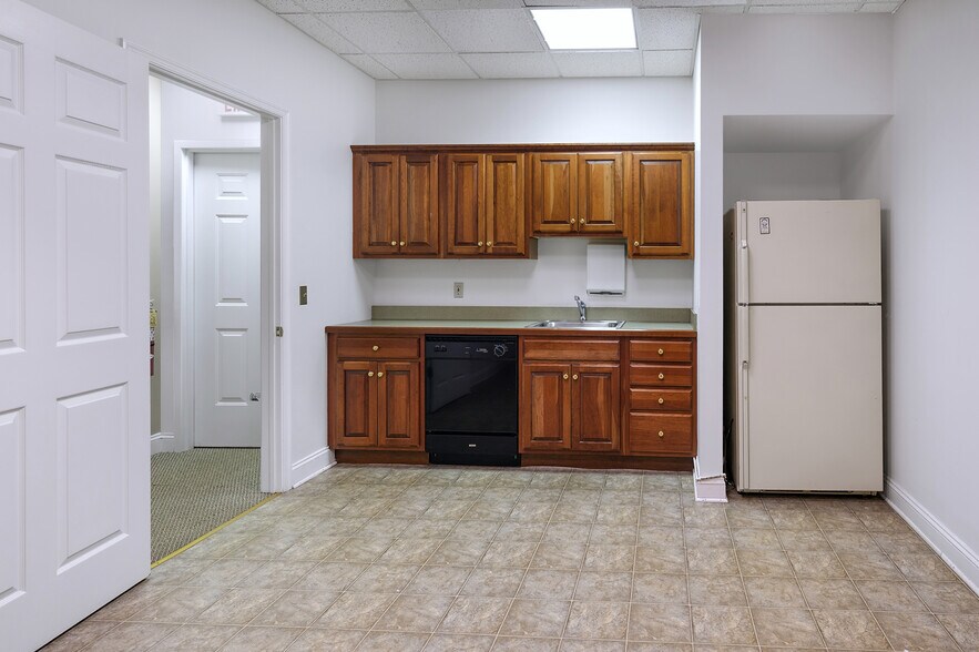 More Photos Of 199-201 S Main St, Lambertville Office For Lease