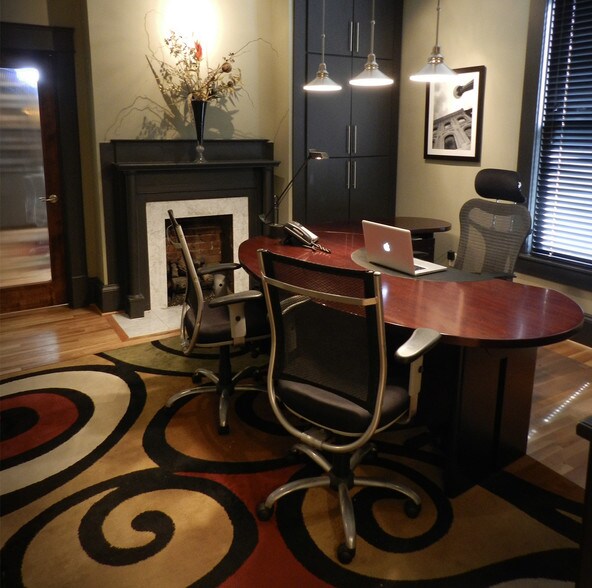 More Photos Of 206 Bridge St, Franklin Office For Lease