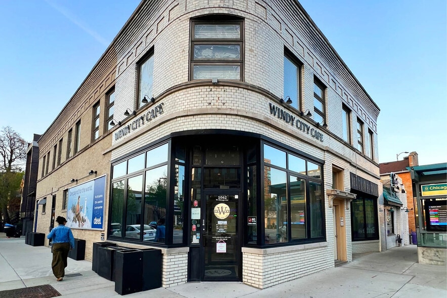 Primary Photo Of 1058-1062 W Chicago Ave, Chicago Restaurant For Lease