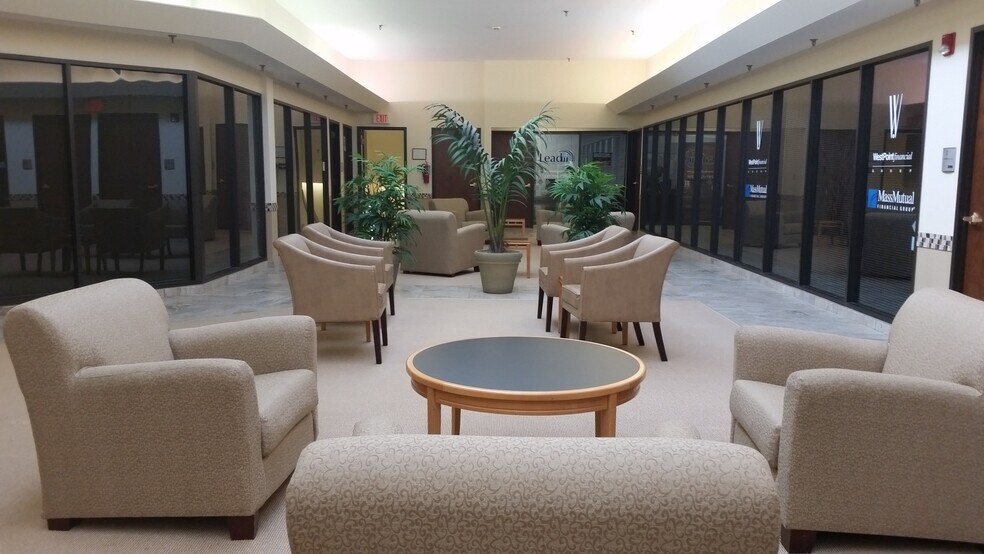 More Photos Of 1999 Wabash Ave, Springfield Office For Sale